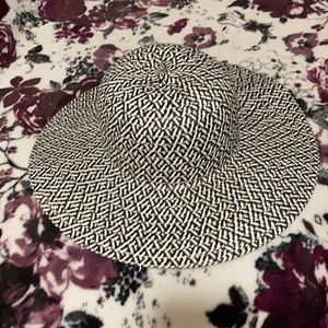 Black and white sun hat